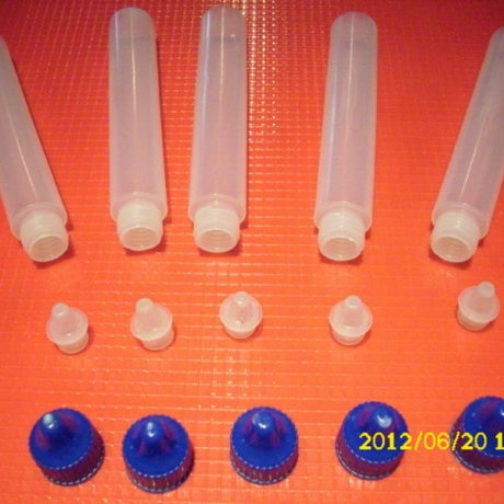5 x 18 mm diameter plastic bottles of 25 ml PET 1